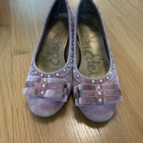 Sam Edelman Mauve Velvet Flats with Bow and Pearls kids girls shoes - Picture 4 of 14